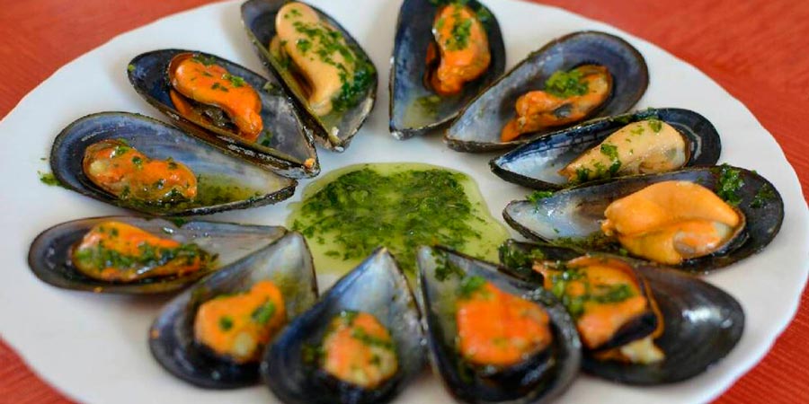 MEJILLONES CON MOJO VERDE